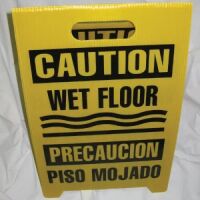 Floor Stands -Watch Your Step/Bilingual (Spanish)